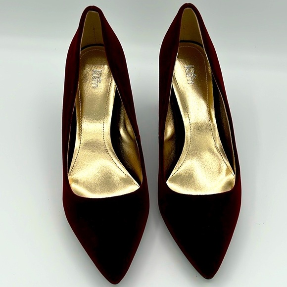 ✨🎄✨ K&M Bordeaux Red Velvet Heels Size 8B NWT - Picture 2 of 11
